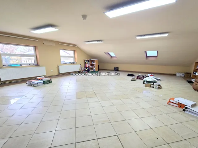 Kiadó kereskedelmi és ipari ingatlan Budapest X. kerület, Óhegy, Cserkesz utca 279 nm