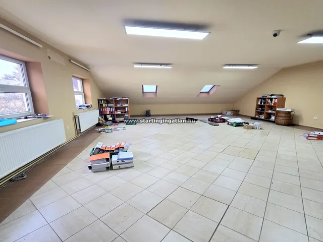 Kiadó kereskedelmi és ipari ingatlan Budapest X. kerület, Óhegy, Cserkesz utca 279 nm