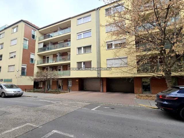 Eladó garázs Budapest IX. kerület, Rehabilitációs terület IX. ker. 12 nm