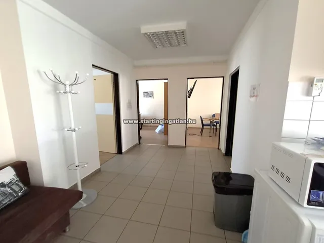 Kiadó kereskedelmi és ipari ingatlan Budapest IX. kerület, Soroksári út 100 nm