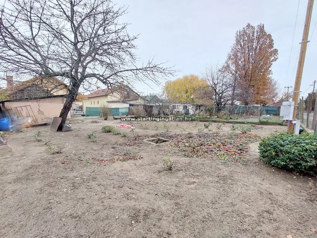 Eladó telek Üllő 320 nm