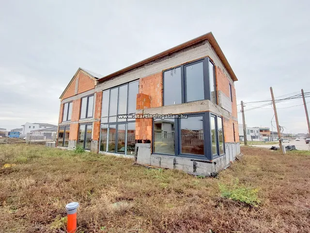 Eladó ház Budapest XVIII. kerület, Almáskert 290 nm