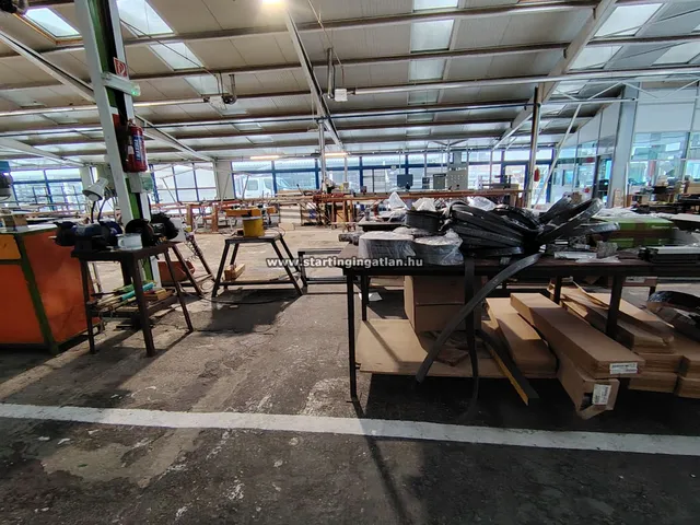 Eladó kereskedelmi és ipari ingatlan Budapest IX. kerület, Soroksári út 3000 nm