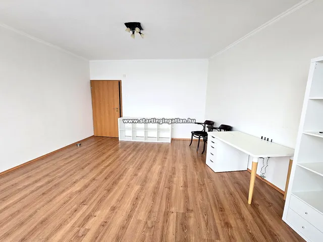 Kiadó kereskedelmi és ipari ingatlan Budapest XI. kerület, Kelenföld, Nádorliget utca 37 nm