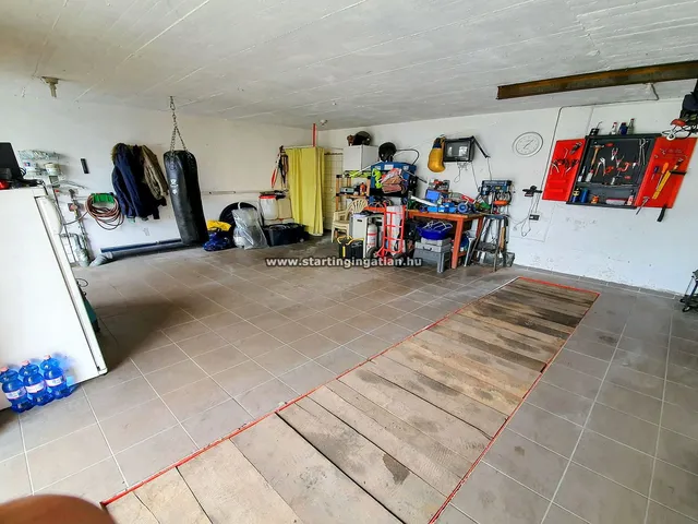 Eladó garázs Budapest III. kerület 36 nm