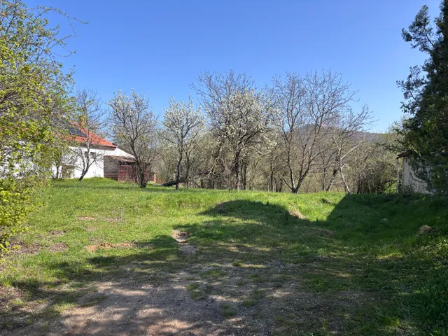 Eladó telek Vágáshuta 1560 nm