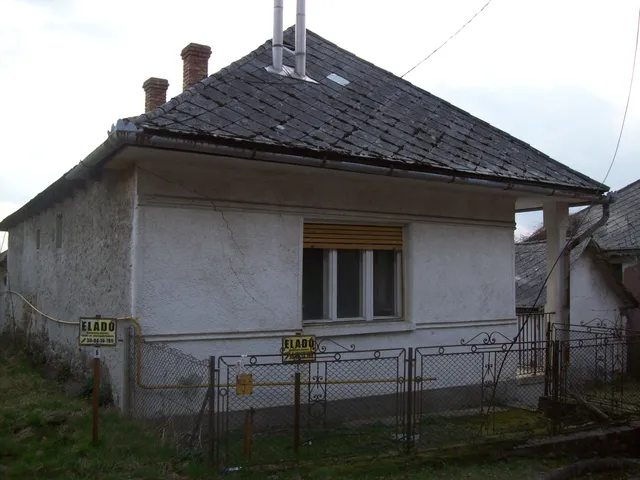 Eladó ház Füzér 100 nm