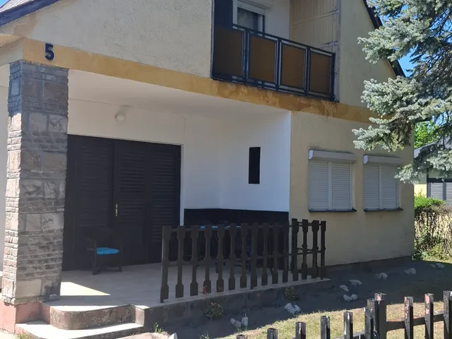 Eladó nyaraló Balatonkeresztúr 62 nm