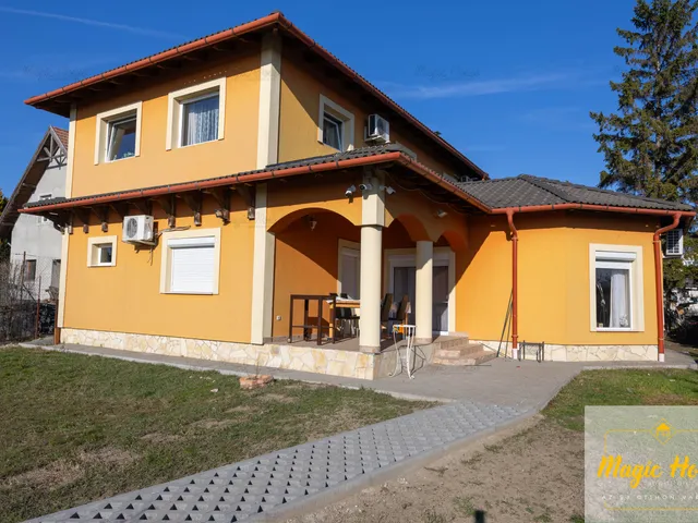 Eladó ház Érd, Fenyves-Parkváros 195 nm