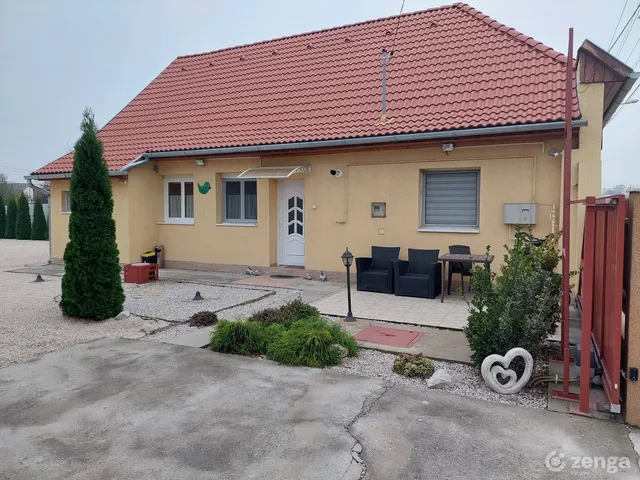 Kiadó ház Tolna, Alsóváros 75 nm