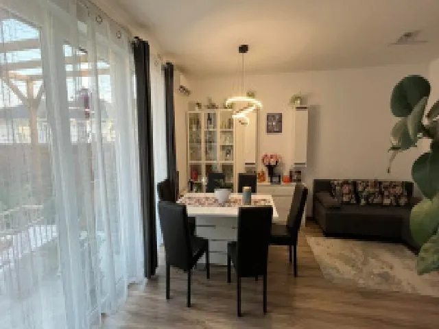 Eladó lakás Vácrátót 77 nm