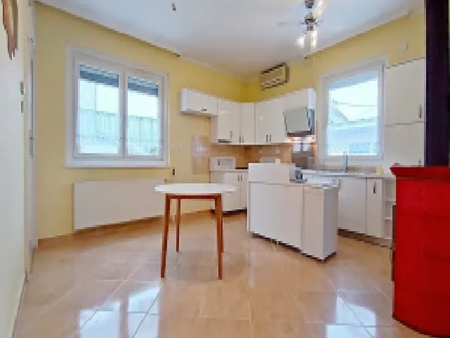 Eladó ház Dunakeszi, Alag 250 nm