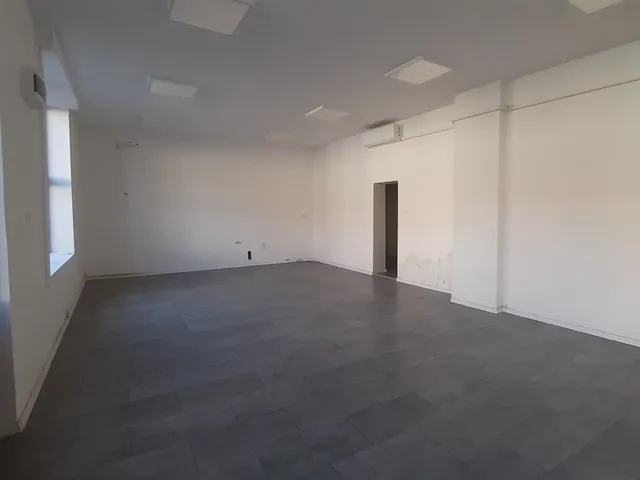 Eladó kereskedelmi és ipari ingatlan Tata, Óváros 75 nm