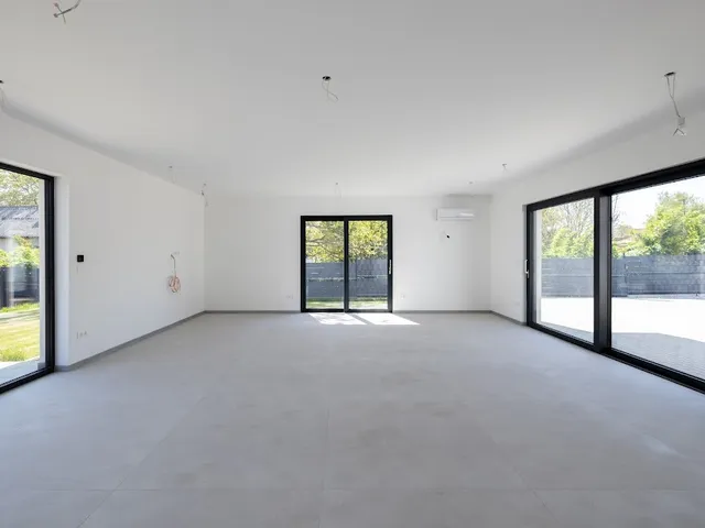 Eladó ház Székesfehérvár, Öreghegy 213 nm