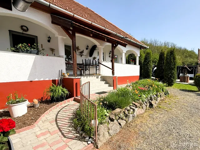 Eladó ház Egerszalók 300 nm