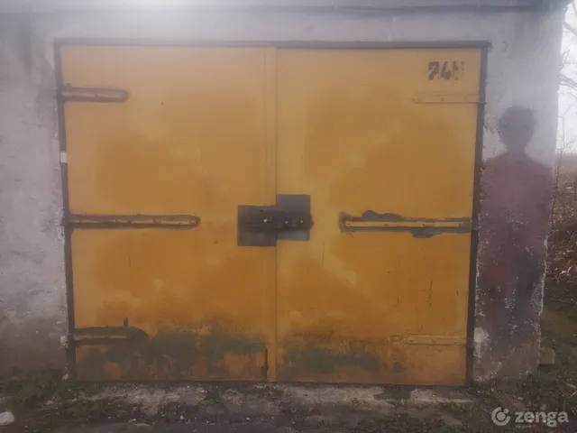 Kiadó garázs Veszprém, Egry József utcai lakótelep 14 nm