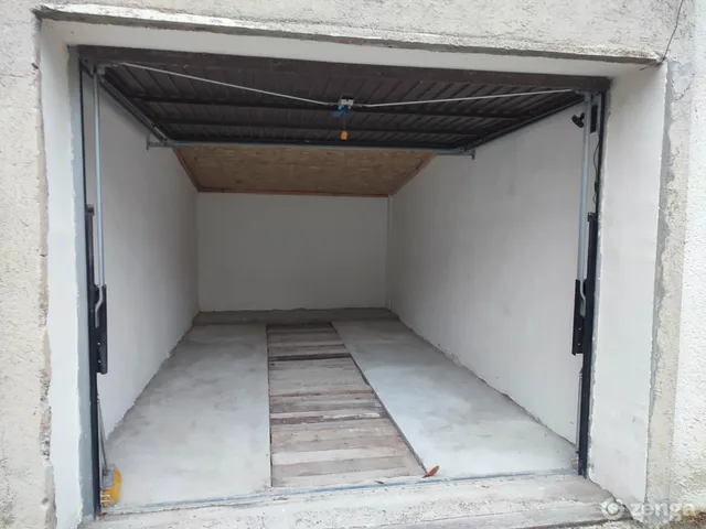 Eladó garázs Veszprém, Nándortelep, József Attila utca 5/b 20 nm