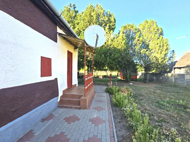 Eladó ház Újszász 72 nm