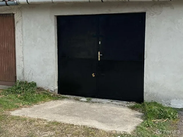Eladó garázs Esztergom, Szentgyörgymező 24 nm