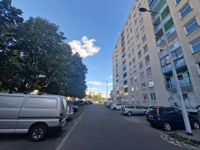 Eladó lakás Budapest IX. kerület, József Attila lakótelep, 185 49 nm