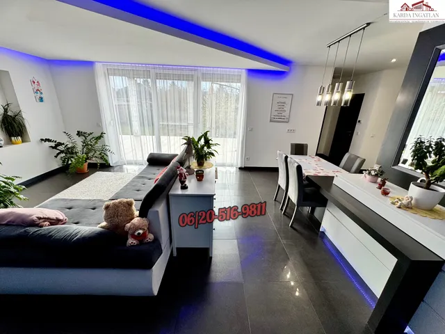 Eladó ház Dunaújváros, Újtelep 196 nm