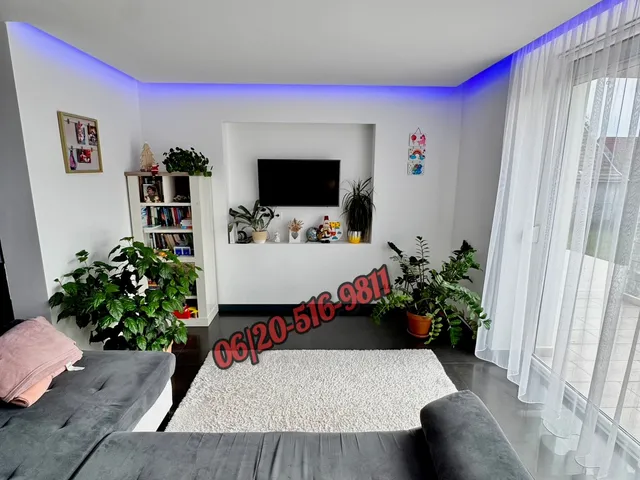 Eladó ház Dunaújváros, Újtelep 196 nm