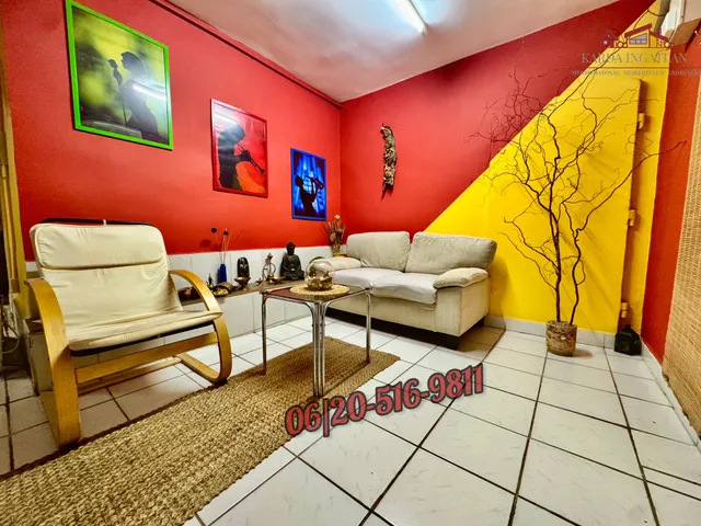 Eladó kereskedelmi és ipari ingatlan Dunaújváros, Belváros 42 nm