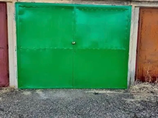 Eladó garázs Dunaújváros, Béke városrész 18 nm