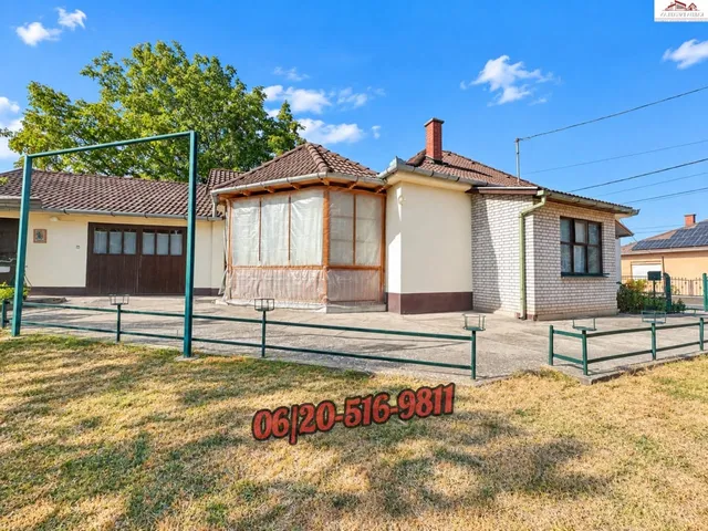 Eladó ház Dunaújváros, Újtelep 90 nm