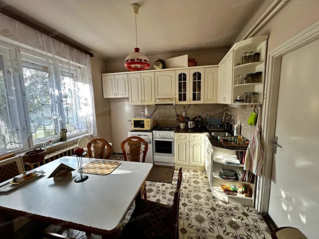 Eladó ház Gyomaendrőd, Gyoma 175 nm