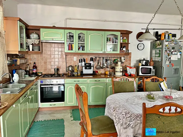 Eladó ház Békés, Belváros 200 nm