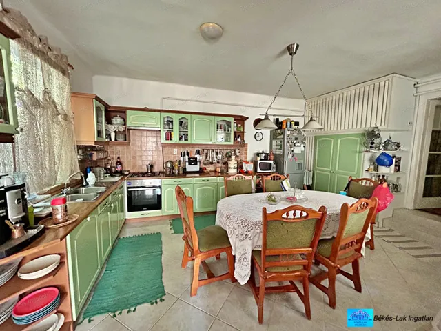 Eladó ház Békés, Belváros 200 nm