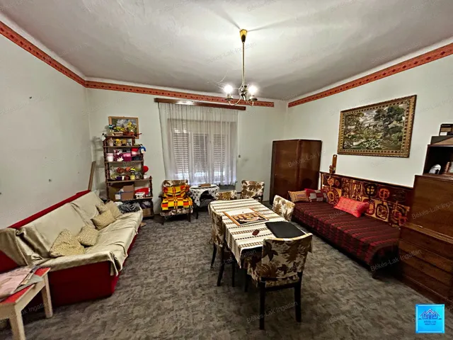 Eladó ház Békés, Bánhida 212 nm