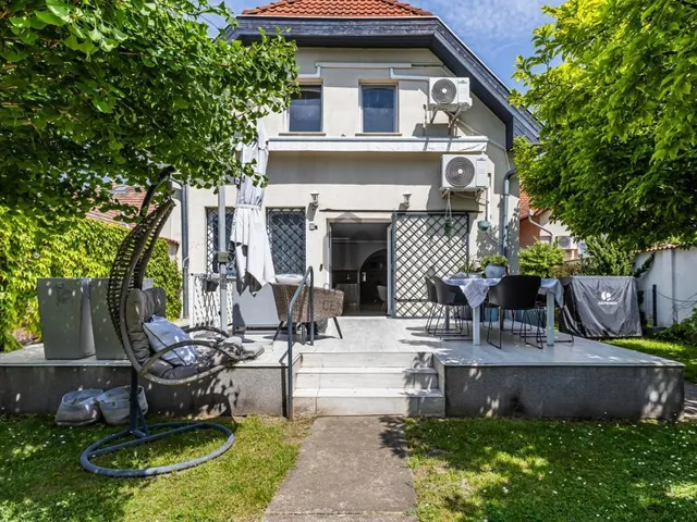 Eladó ház Budapest XV. kerület, Pestújhely 240 nm