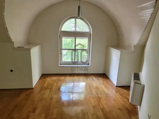 Eladó ház Budapest XVI. kerület, Sashalom 235 nm