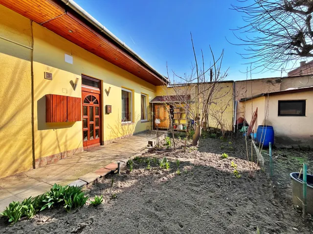 Eladó lakás Budapest X. kerület, Óhegy 32 nm