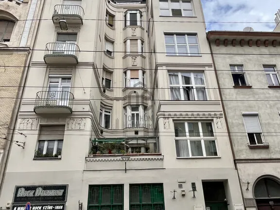 Eladó lakás Budapest VI. kerület 35 nm