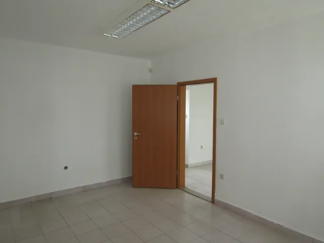 Eladó kereskedelmi és ipari ingatlan Eger, Lajosváros 189 nm