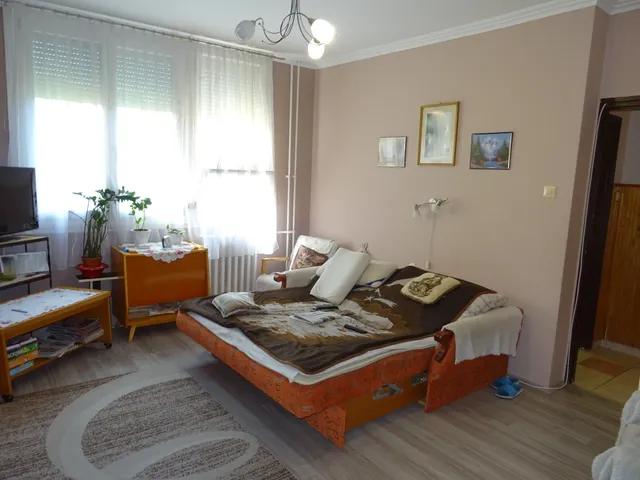 Eladó lakás Szombathely, Derkovits-lakótelep 66 nm
