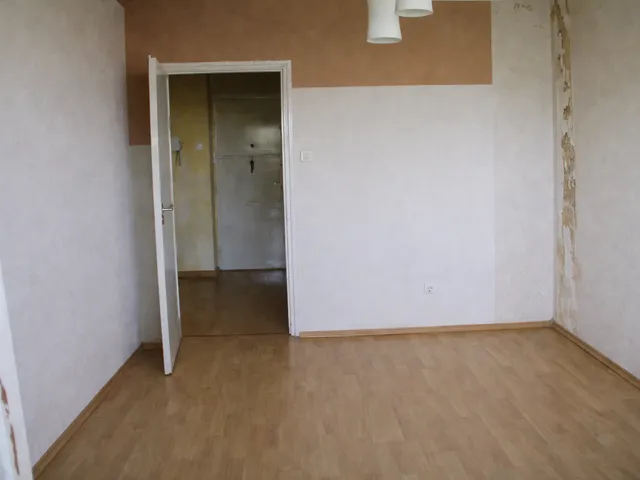 Eladó lakás Szombathely, Joskar-Ola-lakótelep 25 nm