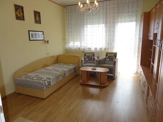 Eladó lakás Szombathely, Joskar-Ola-lakótelep 25 nm