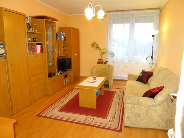 Eladó lakás Szombathely, Joskar-Ola-lakótelep 34 nm