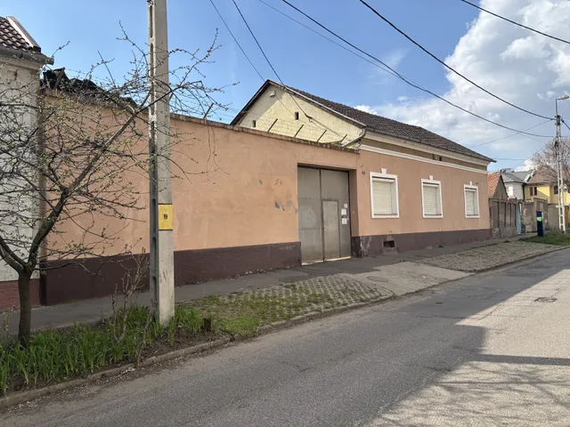 Eladó ház Debrecen, Pacsirta utca 273 nm