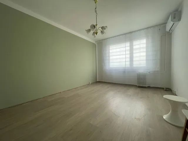Eladó lakás Nyíregyháza, Jósaváros, Május 1 tér 35 nm