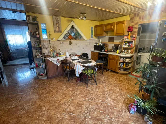 Eladó ház Apagy 192 nm