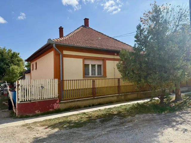 Eladó ház Jászladány 77 nm