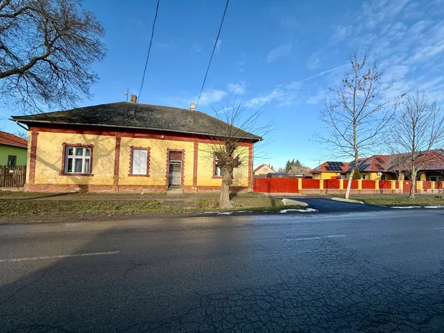 Eladó ház Jászladány 160 nm