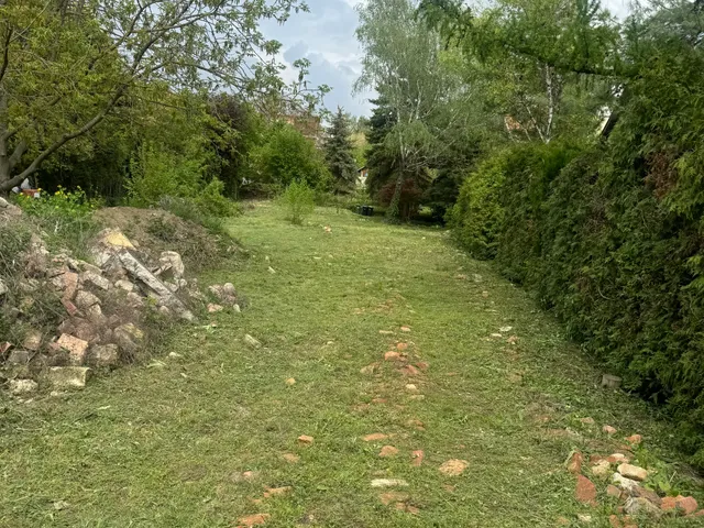 Eladó telek Érd 1750 nm