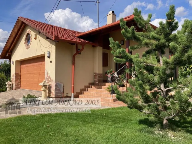 Eladó ház Érd 198 nm
