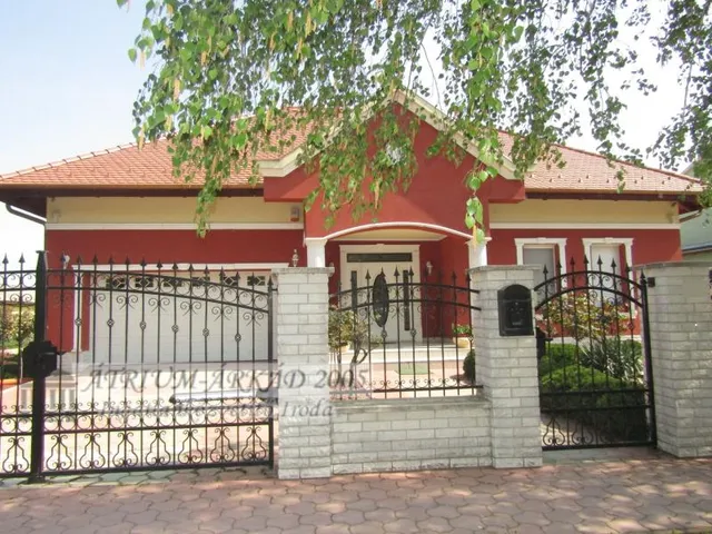 Eladó ház Érd 300 nm